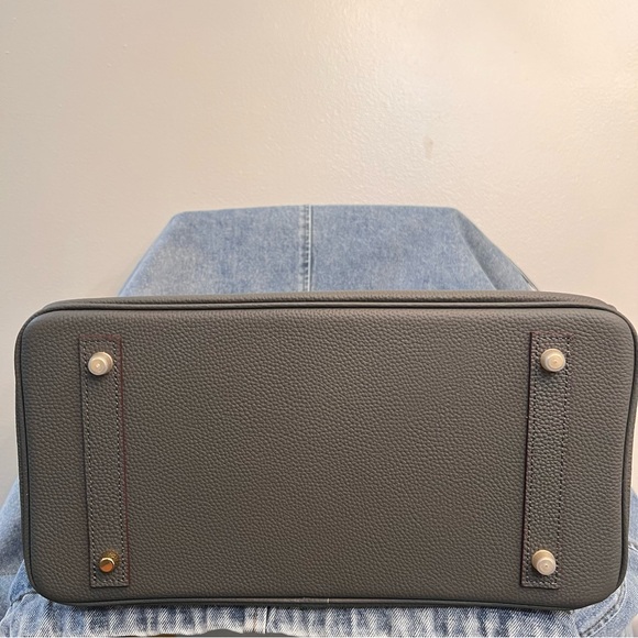 Gray Togo Leather Handbag with Taupe Undertones, Genuine Leather, 35 cm. - Picture 6 of 7